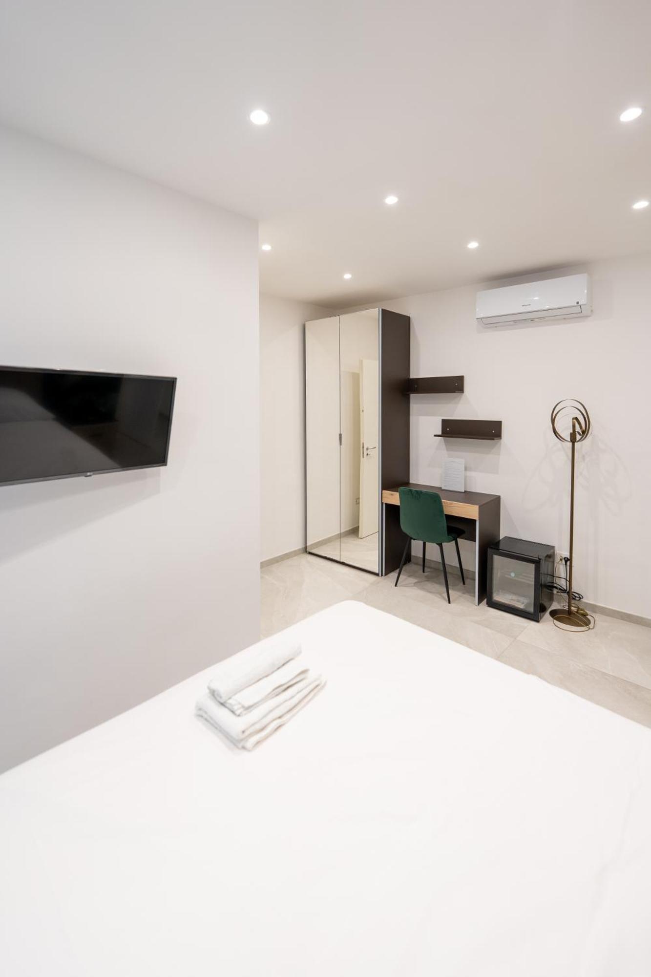 Suites Gaudioso Napoli Center Екстериор снимка
