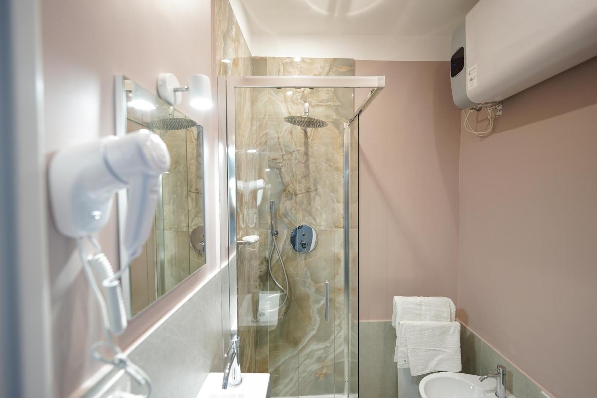 Suites Gaudioso Napoli Center Екстериор снимка