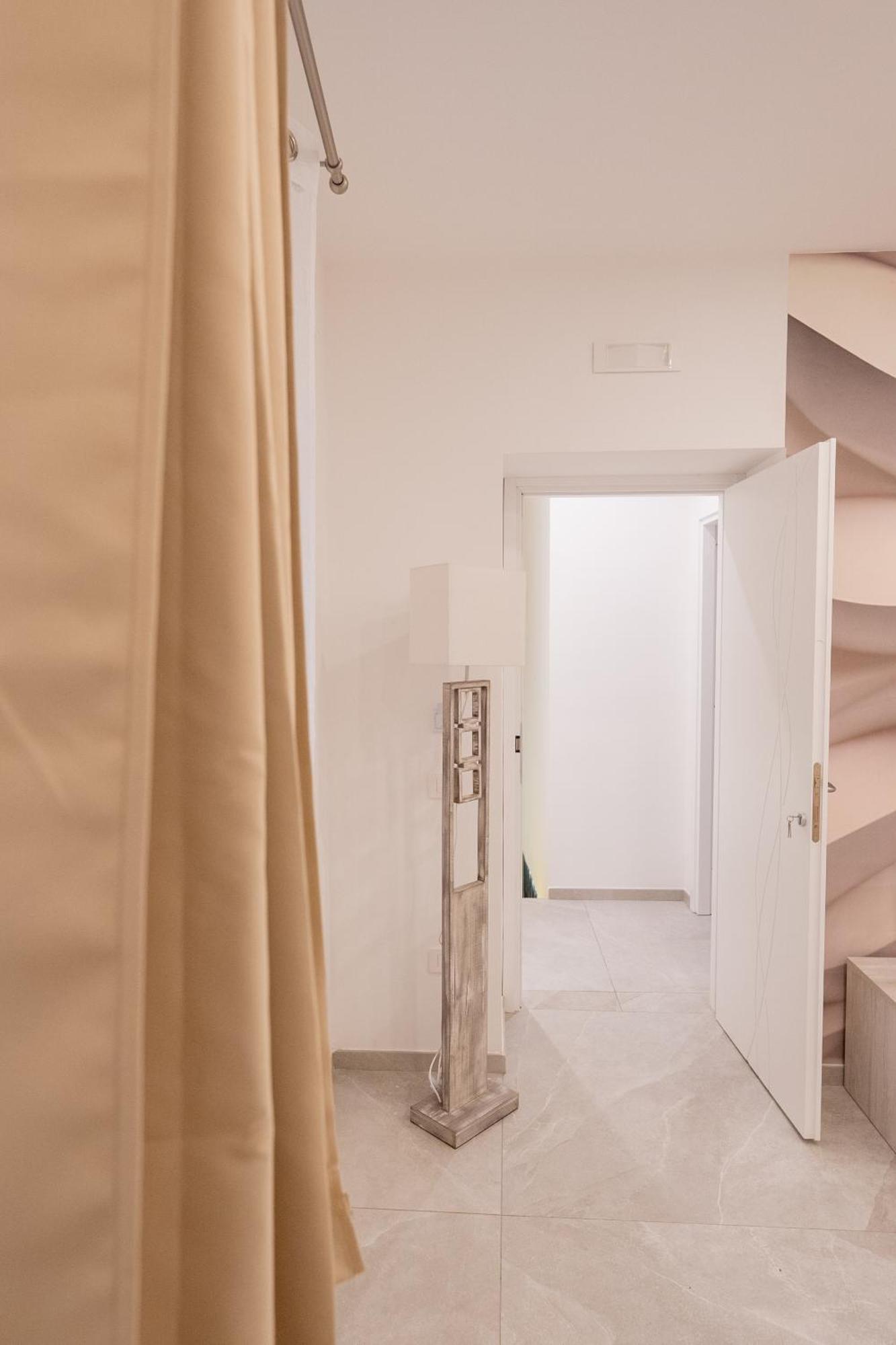 Suites Gaudioso Napoli Center Екстериор снимка